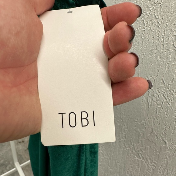 Gorgeous green gown - Picture 2 of 3